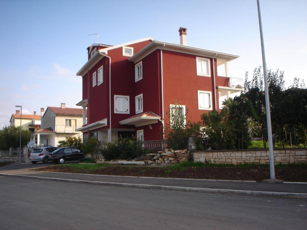 Family Apartments Suzi 罗维尼 外观 照片