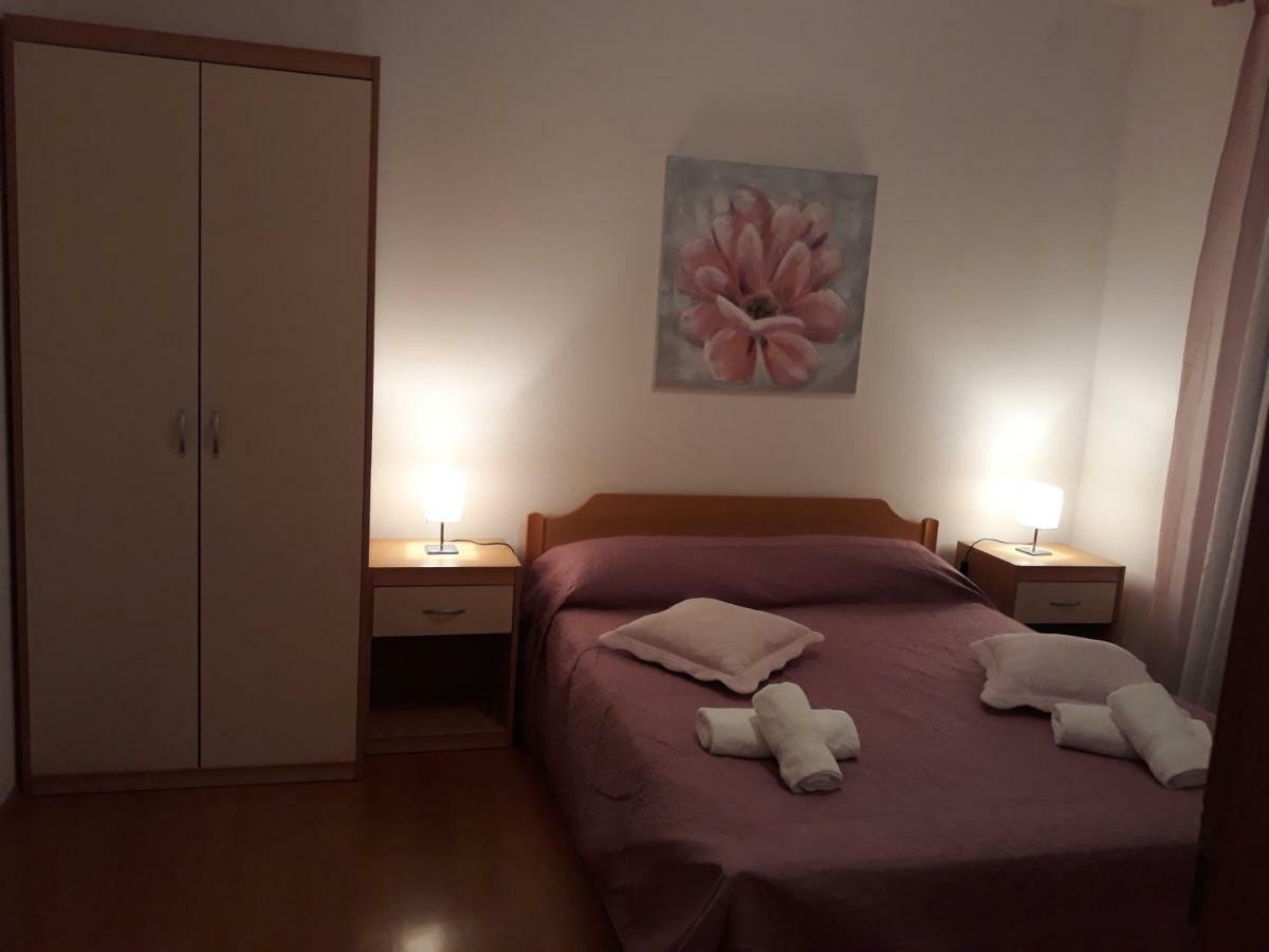 Family Apartments Suzi 罗维尼 外观 照片