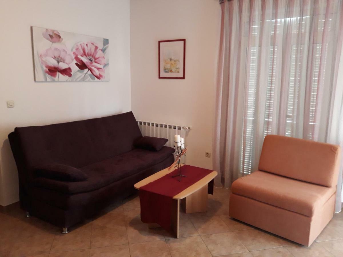 Family Apartments Suzi 罗维尼 外观 照片